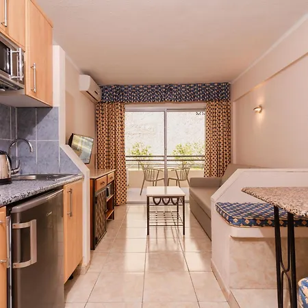 Hovima Santa Maria 3* אדחה