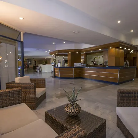 圣玛丽亚赫维玛酒店 阿德耶